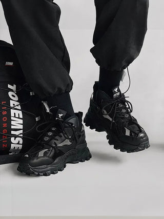 Urbane sneaker