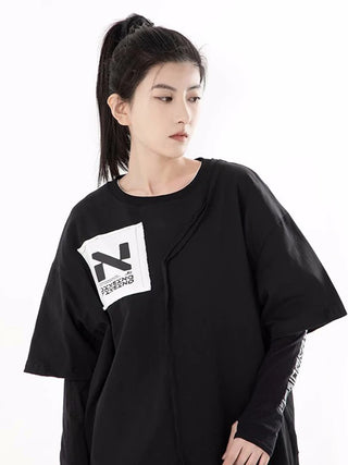 Schwarze T-Shirt mit N-Print